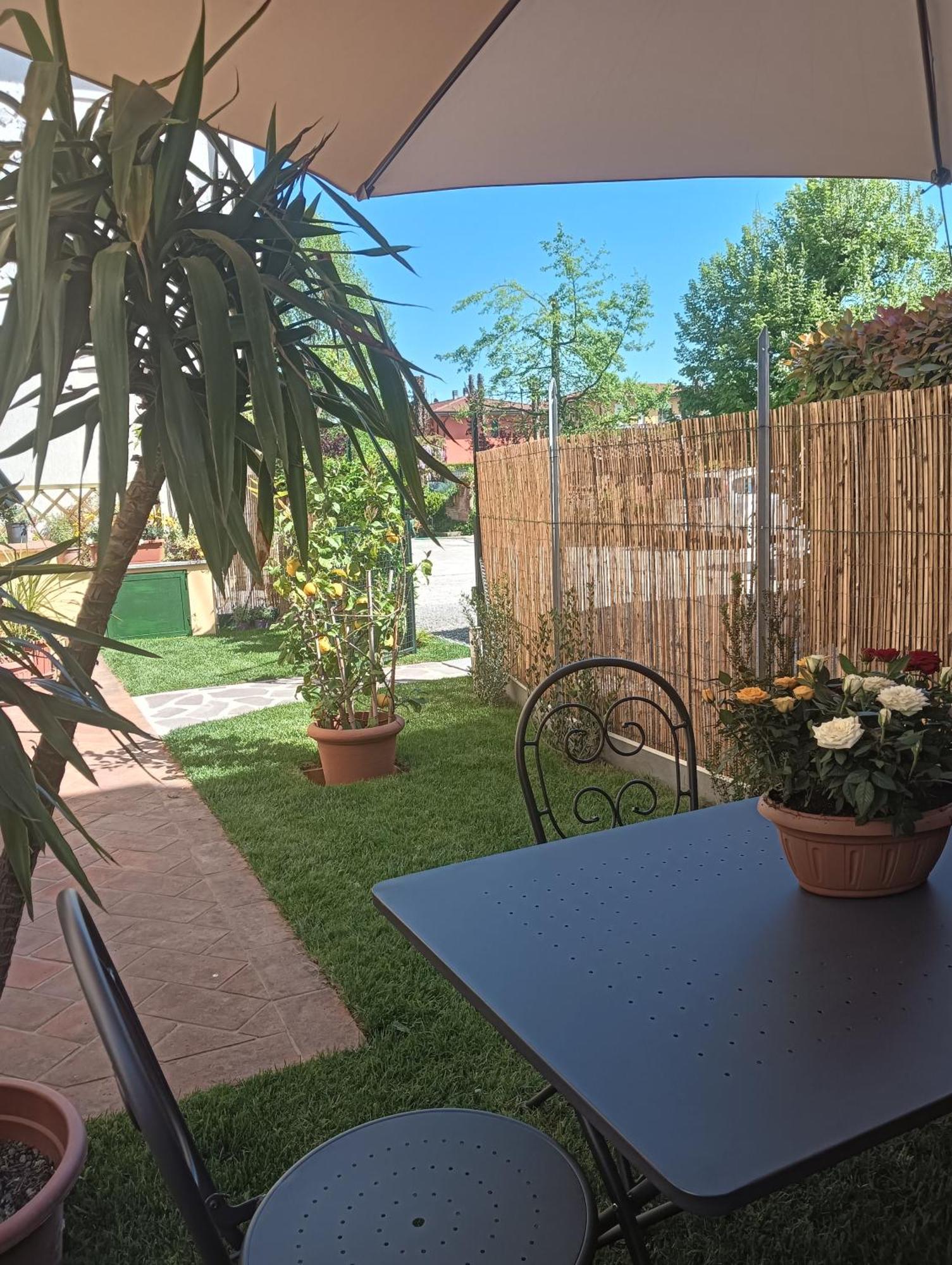 Casa Vacanze Rustico Di Corte Capannori Luaran gambar